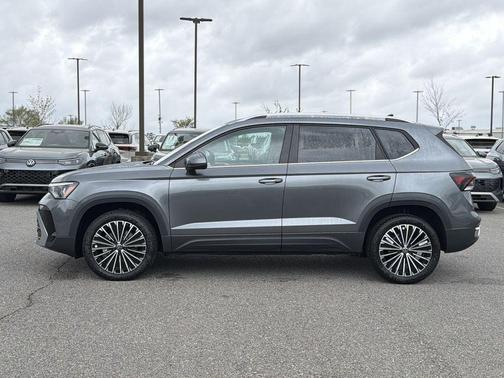 Platinum 2026 Volkswagen Taos SE