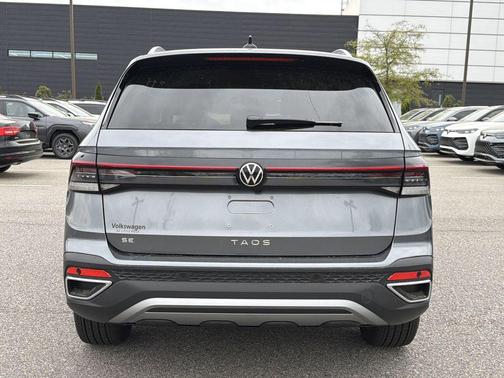 Platinum 2026 Volkswagen Taos SE