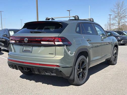 avocado green pearl 2026 Volkswagen Atlas Cross Sport 2.0T SEL