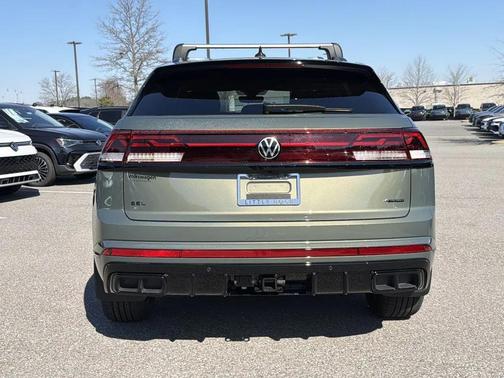 avocado green pearl 2026 Volkswagen Atlas Cross Sport 2.0T SEL