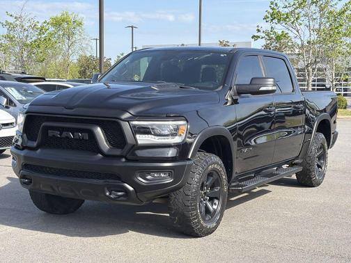 Diamond Black Crystal Pearlcoat 2020 RAM 1500 Rebel