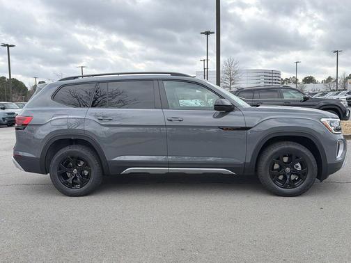 2026 Volkswagen Atlas Peak Edition