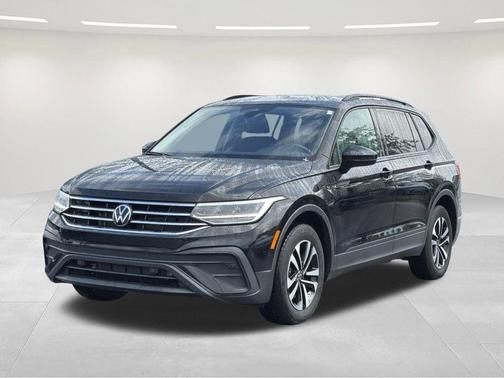 Deep Black Pearl 2024 Volkswagen Tiguan 2.0T S