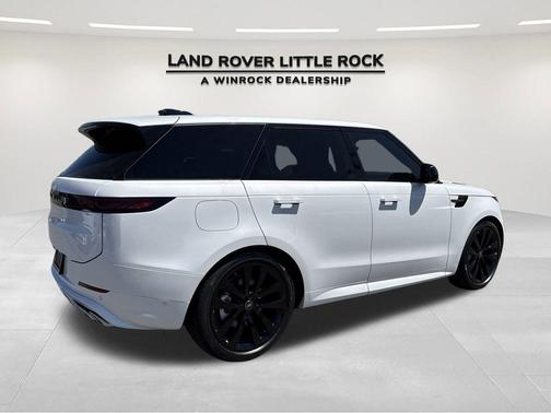 2025 Land Rover Range Rover Sport SE