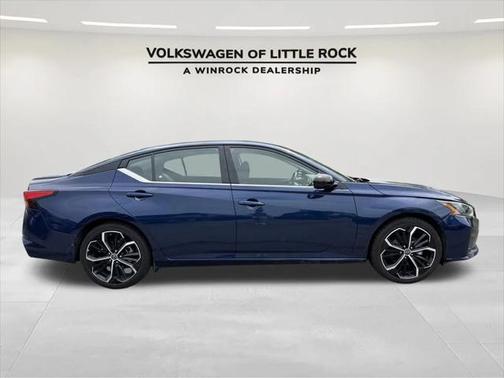 2023 Nissan Altima SR FWD
