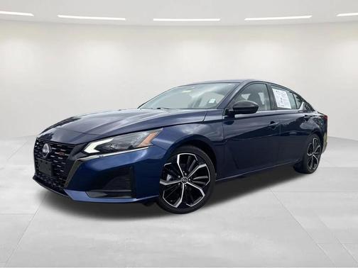 2023 Nissan Altima SR FWD