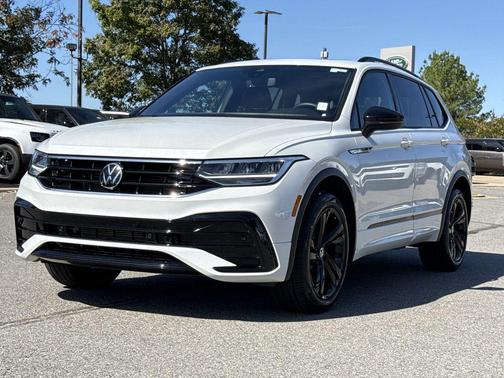 2024 Volkswagen Tiguan 2.0T SE R-Line Black