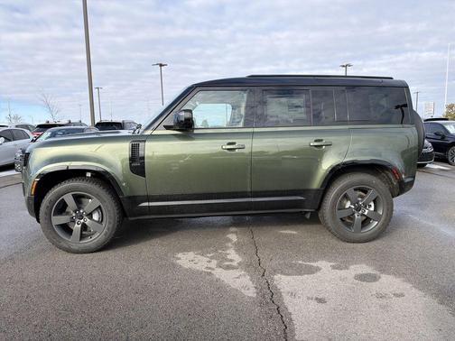 Woolstone Green Metallic 2026 Land Rover Defender P400 X-Dynamic SE