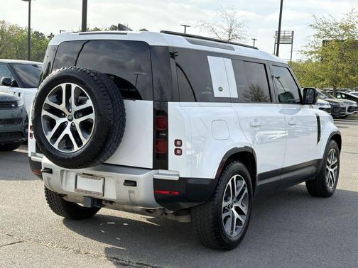 Fuji White 2024 Land Rover Defender 110 P400 S