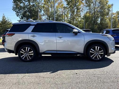 2023 Nissan Pathfinder Platinum 4WD