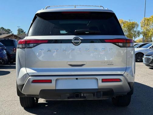 2023 Nissan Pathfinder Platinum 4WD