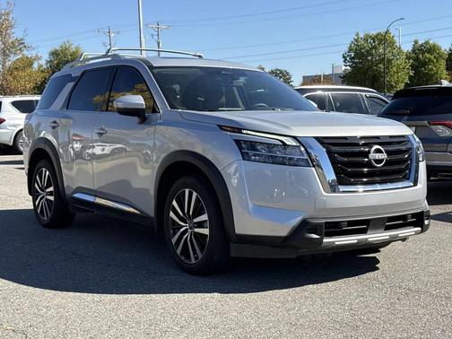 2023 Nissan Pathfinder Platinum 4WD