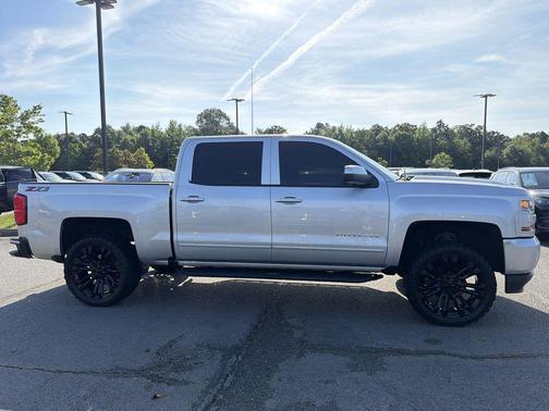 Silver Ice Metallic 2018 Chevrolet Silverado 1500 2LT