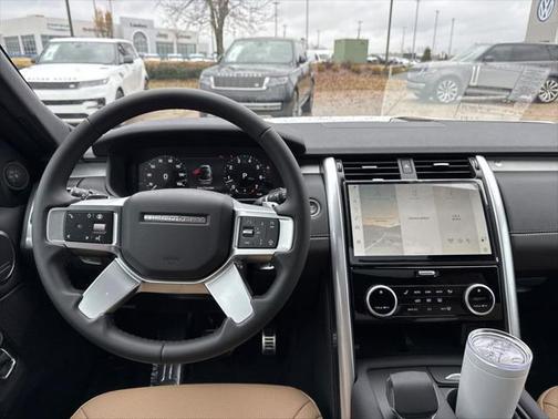 2025 Land Rover Discovery P360 Dynamic SE