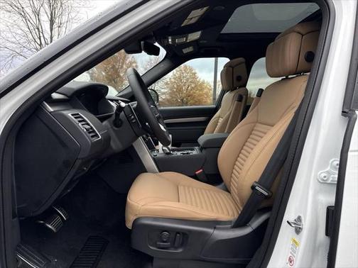 2025 Land Rover Discovery P360 Dynamic SE