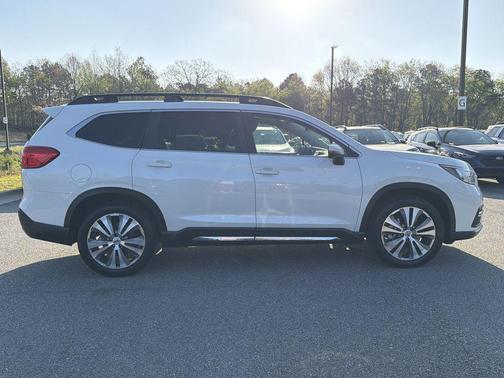 Crystal White Pearl 2019 Subaru Ascent Limited 8-Passenger