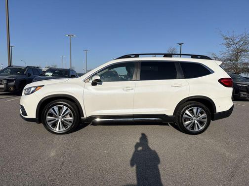 Crystal White Pearl 2019 Subaru Ascent Limited 8-Passenger