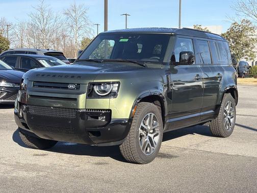 Woolstone Green Metallic 2026 Land Rover Defender P400 X-Dynamic SE