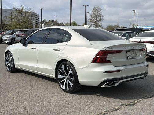 Birch Light Metallic 2022 Volvo S60 T5 Momentum
