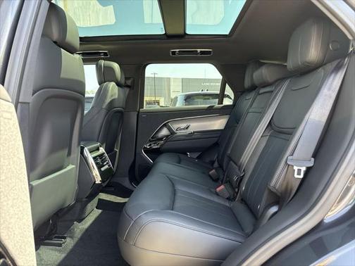2025 Land Rover Range Rover Sport SE