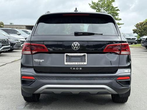 Deep Black 2023 Volkswagen Taos 1.5T S