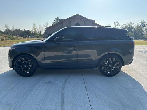 2025 Land Rover Range Rover Sport SE