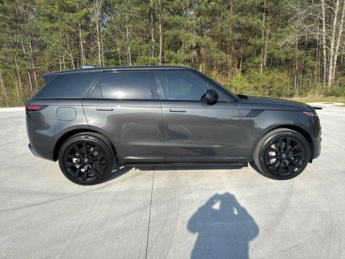 2025 Land Rover Range Rover Sport SE