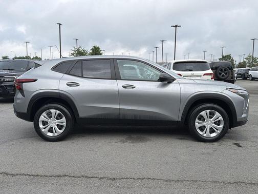 Sterling Gray Metallic 2024 Chevrolet Trax LS