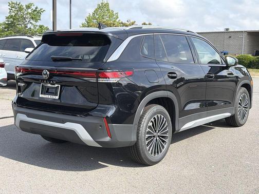 deep black pearl 2026 Volkswagen Tiguan 2.0T S