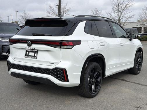 2026 Volkswagen Tiguan 2.0T SE R-Line Black 4MOTION