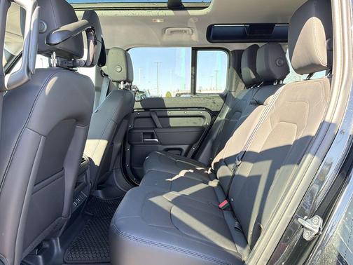 Santorini Black Metallic 2026 Land Rover Defender P300 S