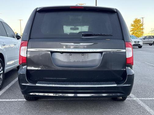 2015 Chrysler Town & Country Touring-L