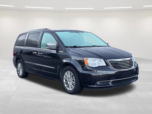 2015 Chrysler Town & Country Touring-L