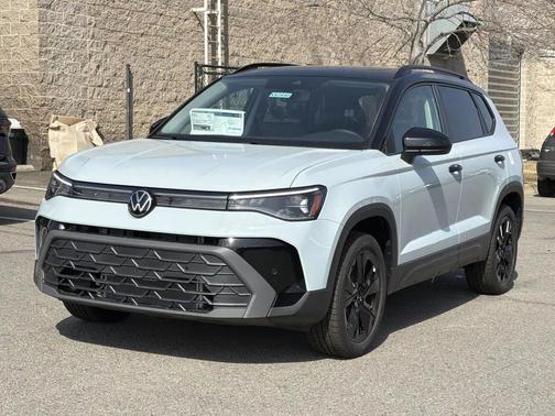 2026 Volkswagen Taos SE Black