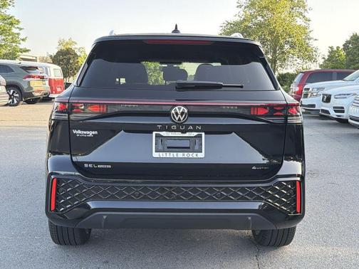 deep black pearl 2026 Volkswagen Tiguan 2.0T SEL R-Line 4MOTION