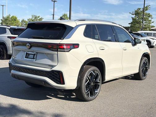 sandstone 2026 Volkswagen Tiguan 2.0T SEL R-Line 4MOTION