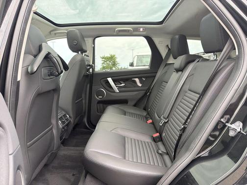 Santorini Black Metallic 2025 Land Rover Discovery Sport S