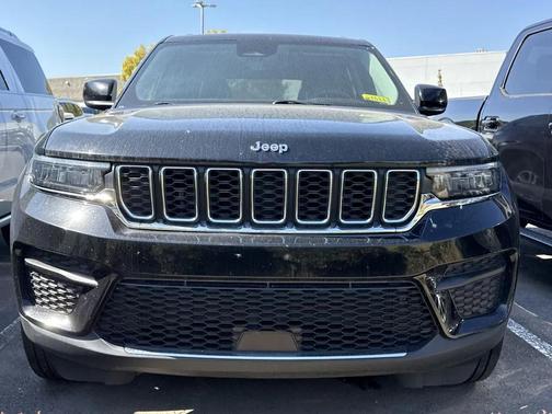 2023 Jeep Grand Cherokee Laredo
