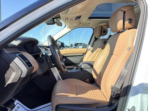 2025 Land Rover Discovery P360 Metropolitan Edition