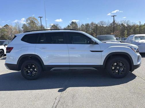 White Pearl 2026 Volkswagen Atlas Peak Edition