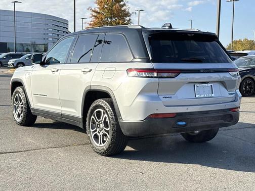 2022 Jeep Grand Cherokee 4xe Trailhawk