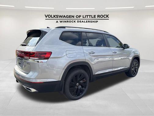 2025 Volkswagen Atlas 2.0T SE w/Technology 4MOTION