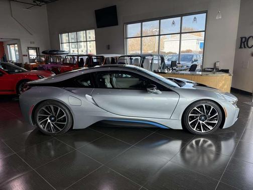 2014 BMW i8 