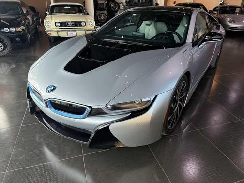 2014 BMW i8 