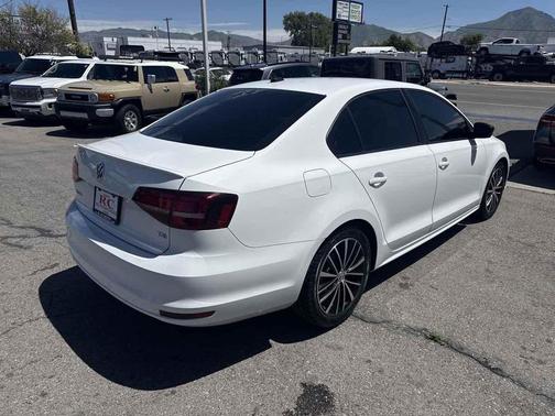 Pure White 2016 Volkswagen Jetta 1.8T Sport