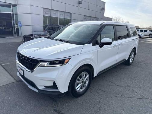 2022 Kia Carnival LXS