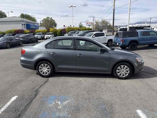 Platinum Gray Metallic 2014 Volkswagen Jetta Auto S