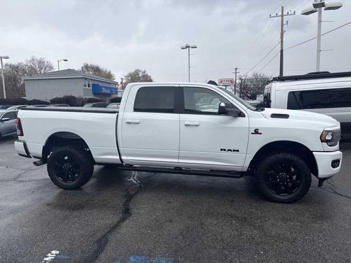 2020 RAM 2500 Big Horn Crew Cab 4X4 6'4' Box