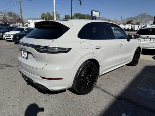 2021 Porsche Cayenne GTS