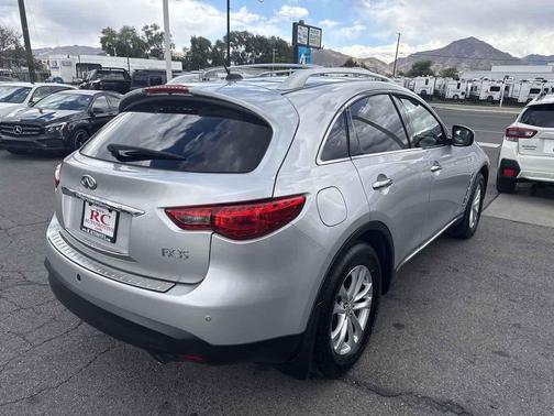 2010 INFINITI FX35 Base